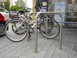Absperr- und Fahrradbügel Ø 48 mm aus Edelstahl ohne Knieholm, Breite 1500 mm