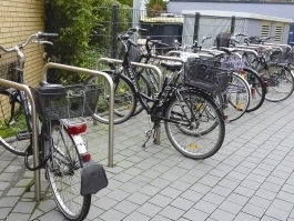 Absperr- und Fahrradbügel Ø 48 mm aus Edelstahl mit  Knieholm, Breite 1500 mm